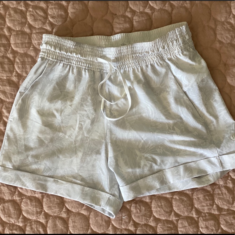 Lululemon short